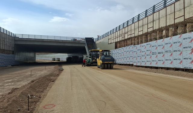 Kırşehir'de 9 dev yol projesi devam ediyor!