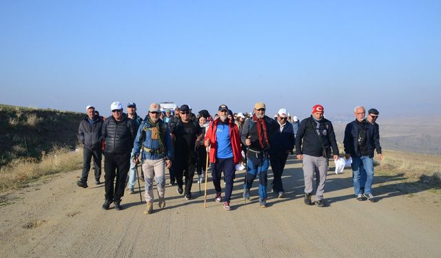 Çeşnigir Köprüsü’nde Cumhuriyet İçin Yürüdüler