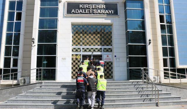 Jandarmadan Zehir Tacirlerine Darbe: 3 Kişi Cezaevinde