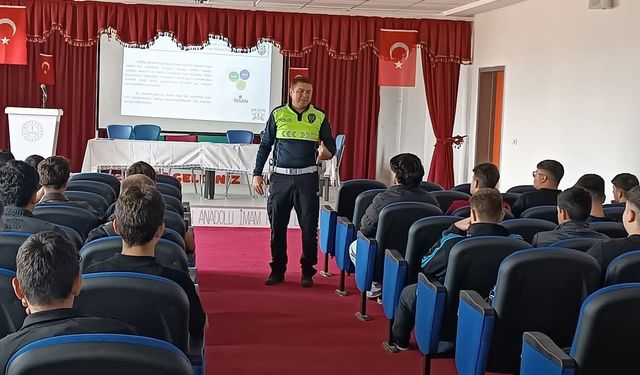 Trafik Polisleri Liseli Gençlerle Bir Araya Geldi!