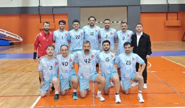 Erkek Voleybol Takımı Kırşehir’de Yarı Finalde!