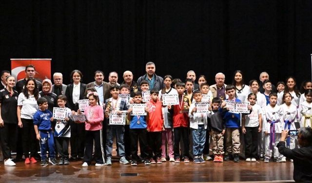 Kırşehir’de Genç Satranççılar Cumhuriyet İçin Yarıştı