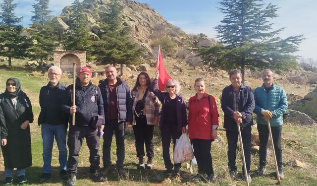 Kırşehir’de Cumhuriyet’in 103. yılında şehitler adına 9.167 tohum toprakla buluşturuldu