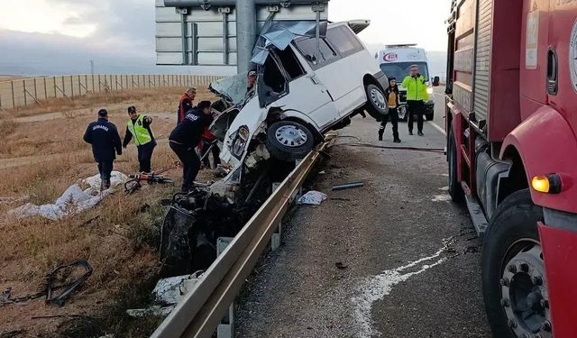 Kırşehir’de karayolunda kaza: Ekipler alarma geçti