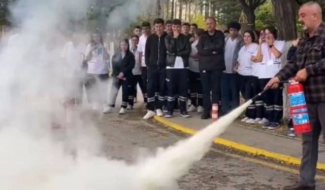 Kırşehir’de Öğrencilere Yangın Söndürme Eğitimi Verildi