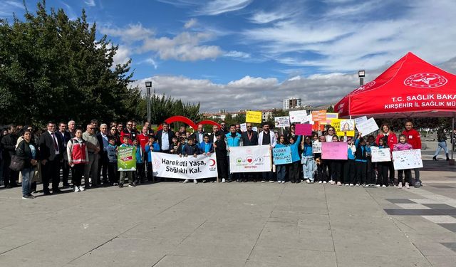 Kırşehir’de “Yürü Kırşehir” sesleri yükseldi: Miniklerden yerel şiveli pankart