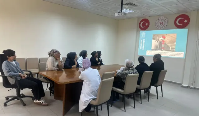Mucur’da yurt personeline beslenme hizmeti eğitimi verildi