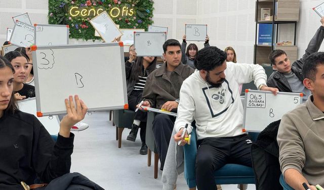 Kırşehir’de gençler bilgilerini yarıştırdı! Spor temalı bilgi yarışması düzenlendi