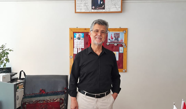 Şahin, Yeni Şiiri "GEL"i Kırlangıç Dağı Eteğinde Seslendirdi