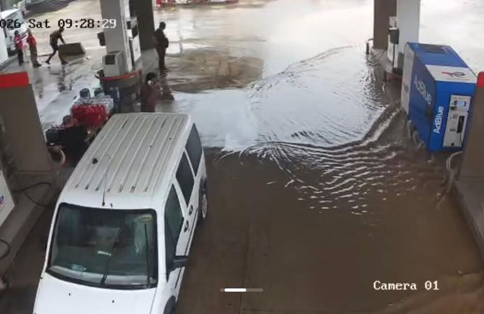 Petrol Sağanak Yağış Sonrası Sular Altında Kaldı