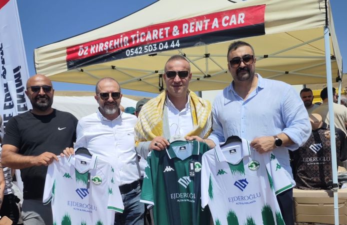 KTSO Başkan Adayı Sarı’dan Kırşehir FSK’ya Kombine ve Forma Desteği
