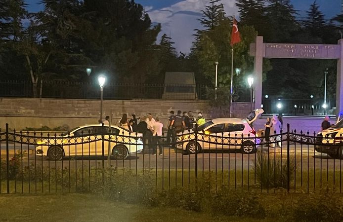 Şehitlik Kavşağı’nda Kaza! Yaralılar Hastaneye Kaldırıldı