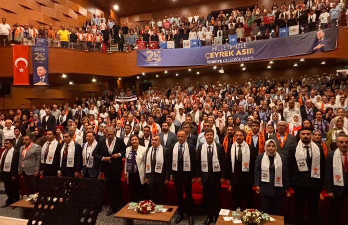 AK Parti’nin 25. Yılı Kırşehir’de Coşkuyla Kutlandı