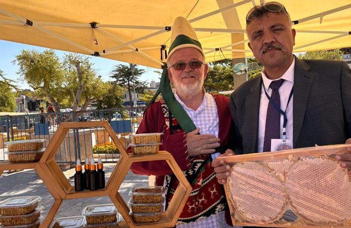 Kırşehir’de 50 Yıllık Akasya Ormanından Sofralara Ulaşan Bal