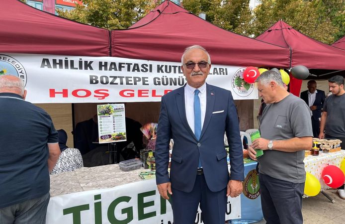 Sac Böreği, Tohum ve Arıcılık Ürünleri Sergilendi