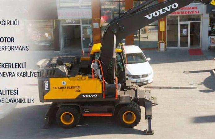 22 Tonluk Yeni Ekskavatör İlçeye Kazandırıldı