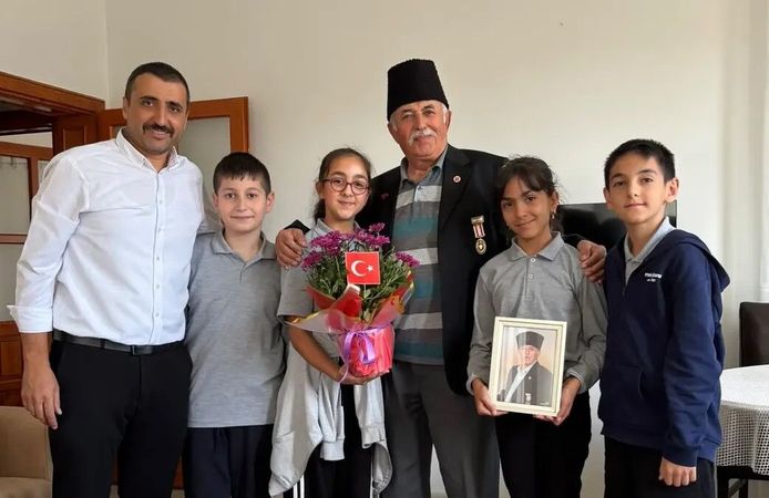 Öğrenciler Gazi Mustafa Ünver'in Kapısını Çaldı!
