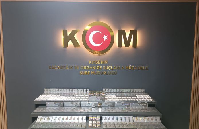 Kırşehir’de durdurulan araçtan 460 paket gümrük kaçağı sigara çıktı