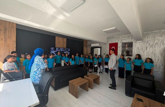 Yeni Döneme Sanatla Başladılar