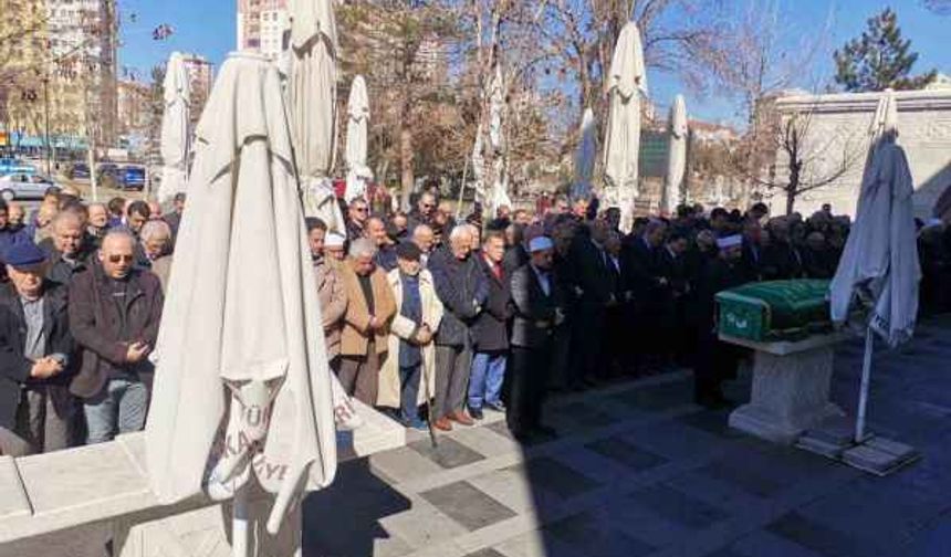 Ahmet Özsarıyıldız hayatını kaybetti