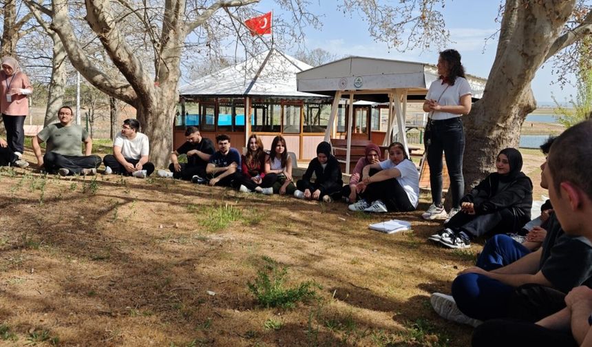 Kırşehir’de gençler teknolojiden uzak, doğayla buluştular