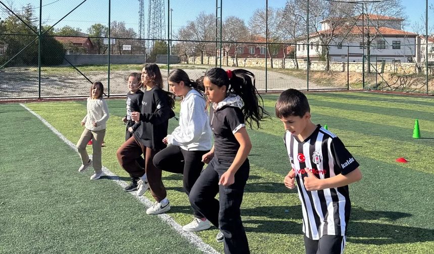 Mucur’da pistler ısındı: GSB Spor Okulları Atletizm antrenmanları yoğun tempoda sürüyor