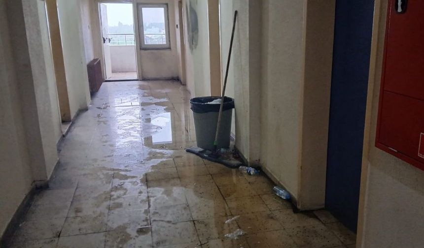 Iğdır’da erkek öğrencilerin yurdunu su bastı