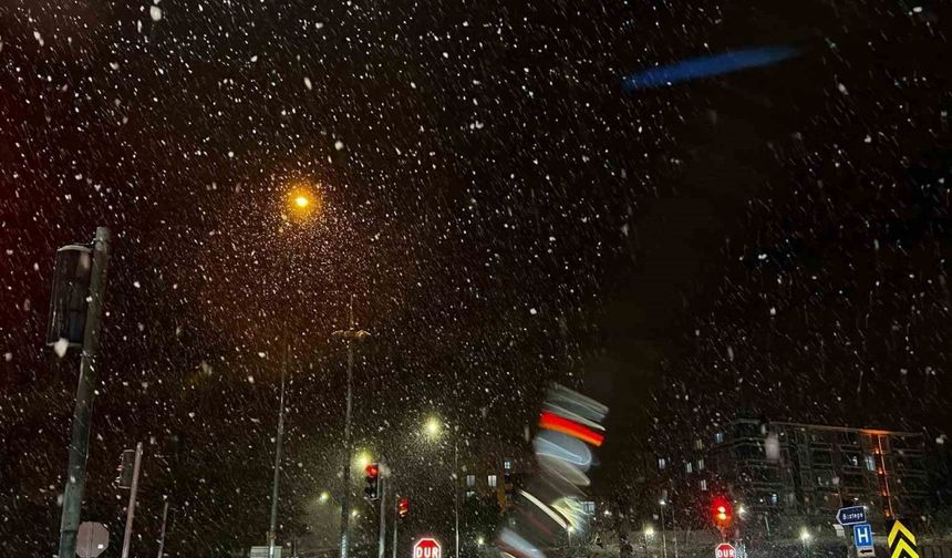 Kırşehir’de Nisan ayında kar yağdı