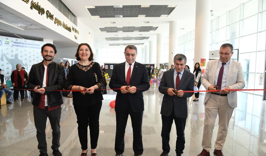 KAEÜ’de fırçalar çocukluk için konuştu