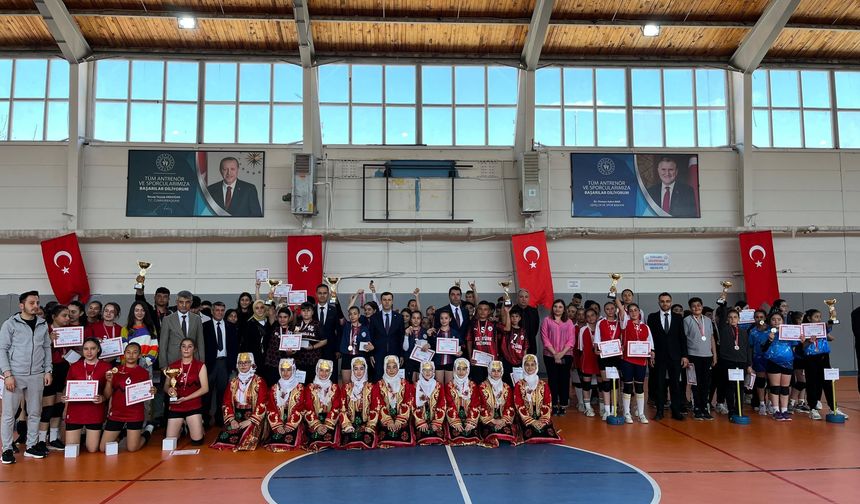 Kaman’da 23 Nisan coşkusu filede zirveye taşındı: Şampiyonlar belli oldu