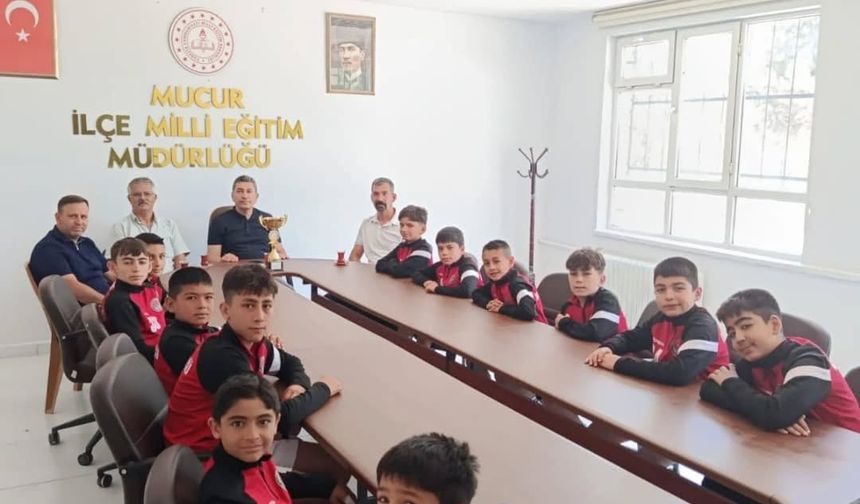U-12 Şampiyonlarından Pınar'a teşekkür