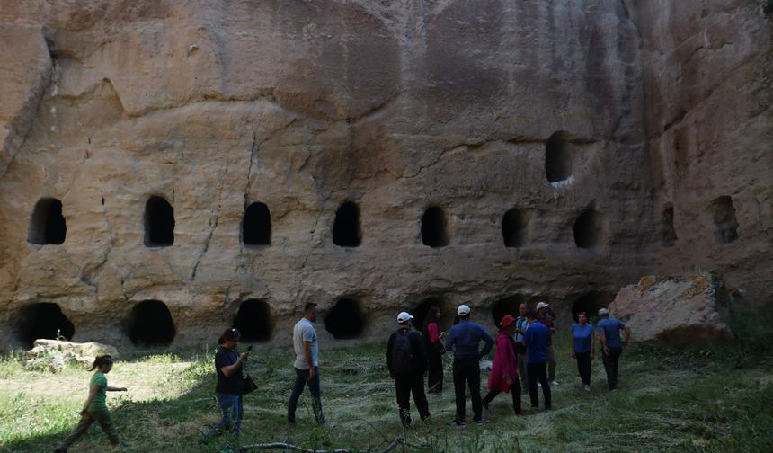 Kırşehir’de  yeraltı şehri bayramda yoğun ilgi gördü