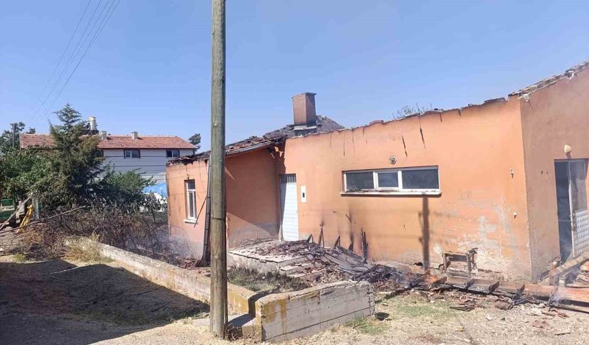Ankara Elmadağ’da Süt Toplama Deposunda Yangın Paniği