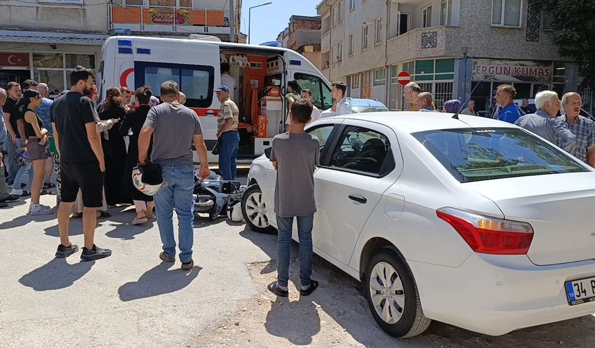İnegöl’de Ters Yönden Gelen Otomobil Kazaya Neden Oldu: 2 Yaralı