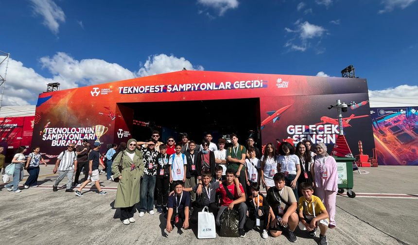Kırşehirli gençler geleceğe dokundu: Deneyap öğrencileri TEKNOFEST'te