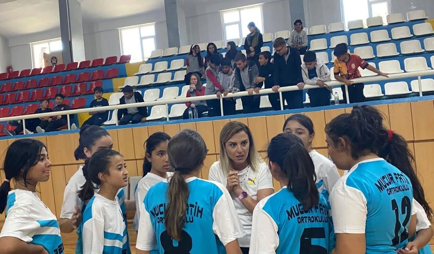 Mucur’da Yıldız Kızlar Voleybol Heyecanı yaşandı
