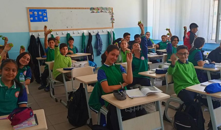 Öğrencilere sağlıklı beslenme alışkanlığı kazandırıldı