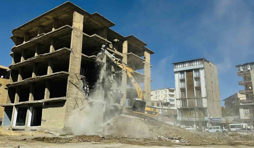 23 Yıllık Binaya Son: Kentsel Dönüşüm Başladı