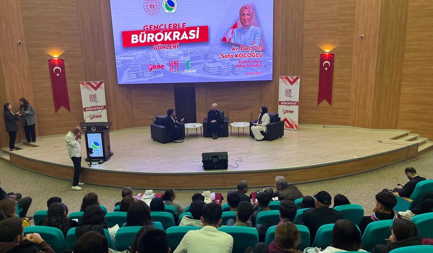 Bürokrasi ile gençlik buluştu: Koçoğlu’ndan gençlere geleceğe yön veren tavsiyeler