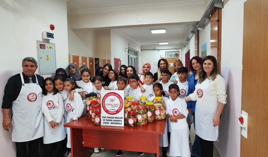 Geleceğin şefleri, uygulamalı gıda deneyimiyle kültürel lezzetleri keşfetti