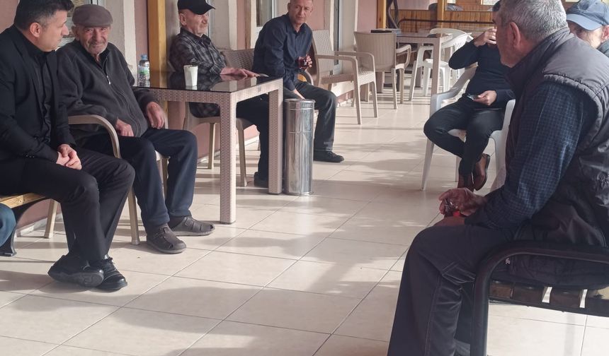 Büyüklerin tebessümü gönülleri ısıttı