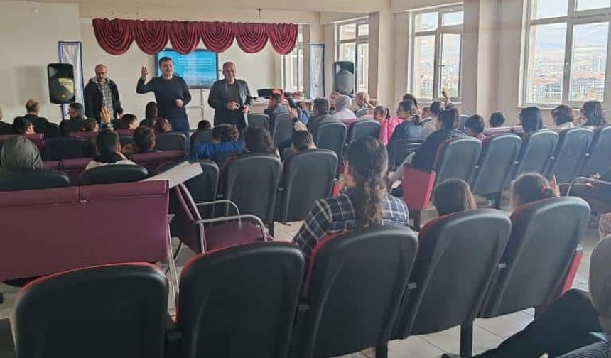 Kırşehir’de öğrenciler atıkların ayrıştırılmasını öğrendi