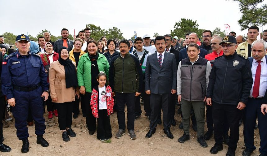 Kırşehir’de yeşil vatan seferberliği: Binlerce fidan toprakla buluştu