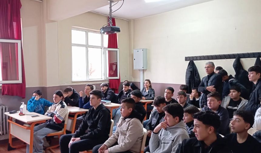 Kırşehir’de öğrencilere bağımlılıkla mücadele eğitimi
