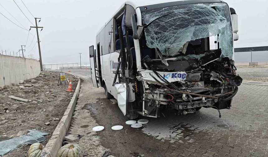 İşçi Servisi Kazası: 22 Yaralı