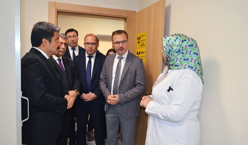 Yeni Sağlıklı Hayat Merkezi Hizmet Binasını inceledi