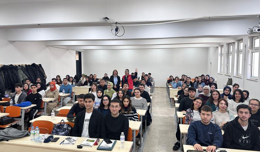 Genç Ofis ve Ünides 6. Dönem faaliyetleri öğrencilerle paylaşıldı