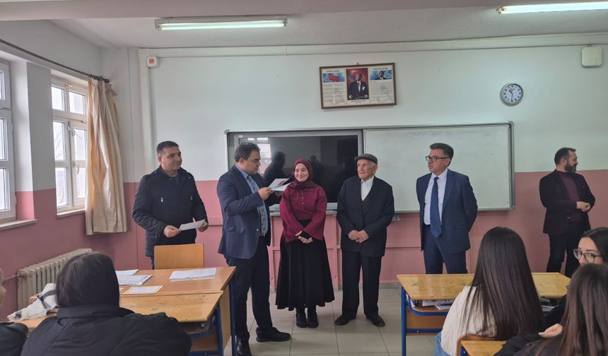 Kırşehir’de Karneler  Balcı ve Yalçınkaya’dan