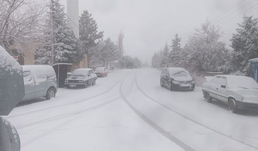 Ulupınar Köyü Kar Altında Kaldı, Görüş Sıfıra Yaklaştı