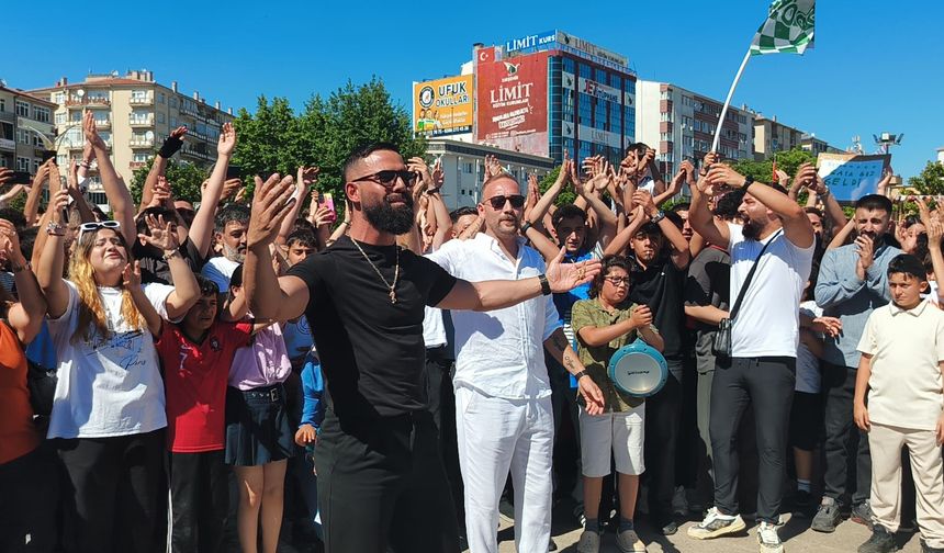 Kırşehirli Rapçi 'Baro' Memleketinde Sahaya İndi!